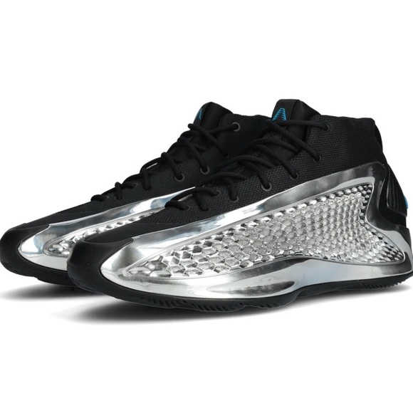 Men's Black and Silver Athletic Sneakers